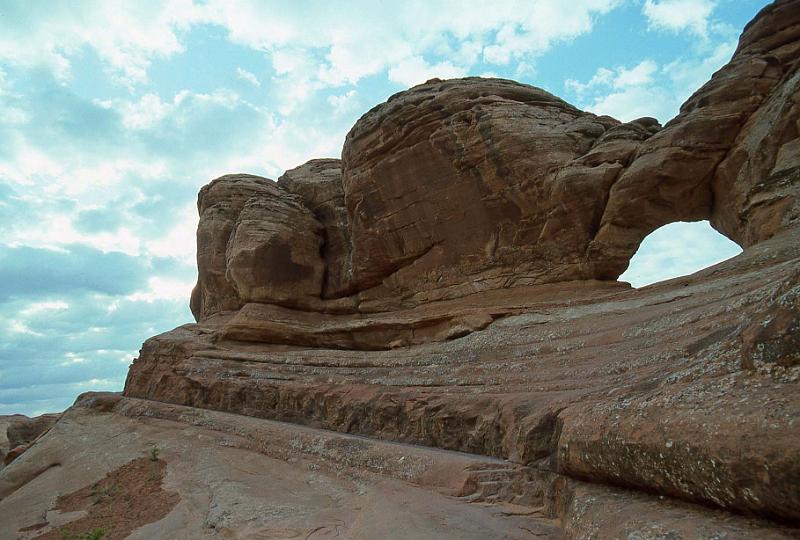 1996-04 Utah Trip 85 Delicate Arch Hike.jpg
